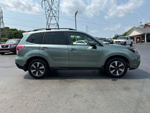 Used 2017 Subaru Forester 2.5i Limited AWD/4WD image 4