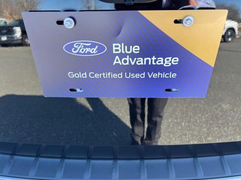 Certified 2022 Ford Explorer XLT w/ Equipment Group 202A image 21