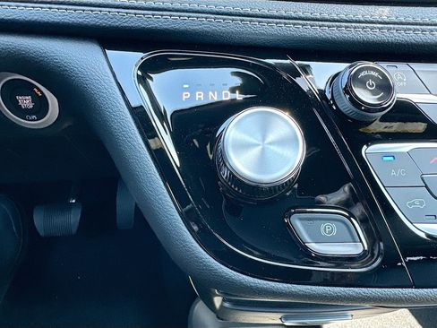 New 2026 Chrysler Pacifica Select image 16