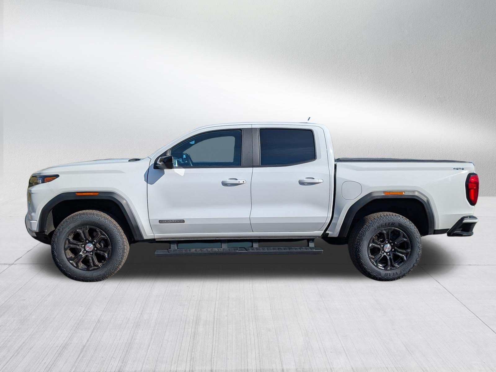 Used 2023 GMC Canyon Elevation w/ Trailering Package AWD/4WD image 4