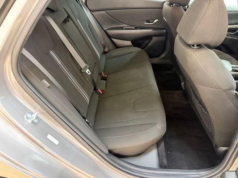 Used 2025 Hyundai Elantra SEL FWD image 28