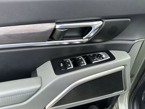 Used 2023 Kia Telluride EX X-Line image 17