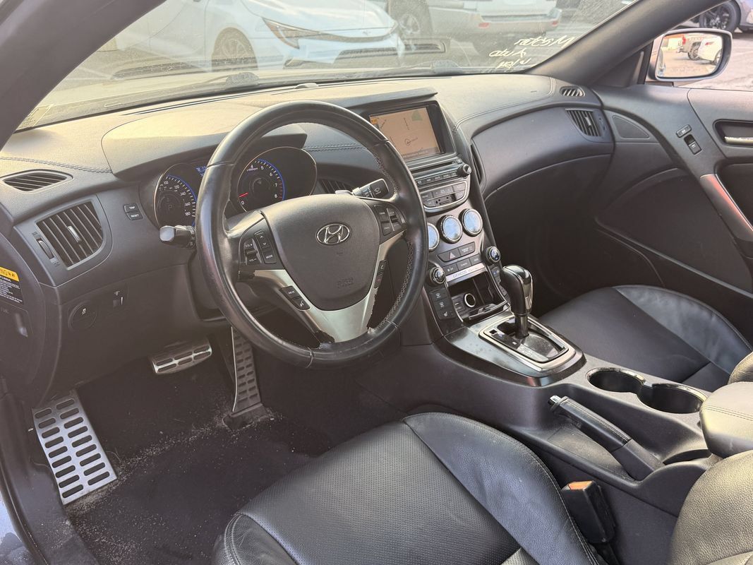 Used 2015 Hyundai Genesis 3.8 RWD image 6