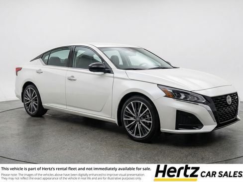 Used 2025 Nissan Altima 2.5 SV image 1