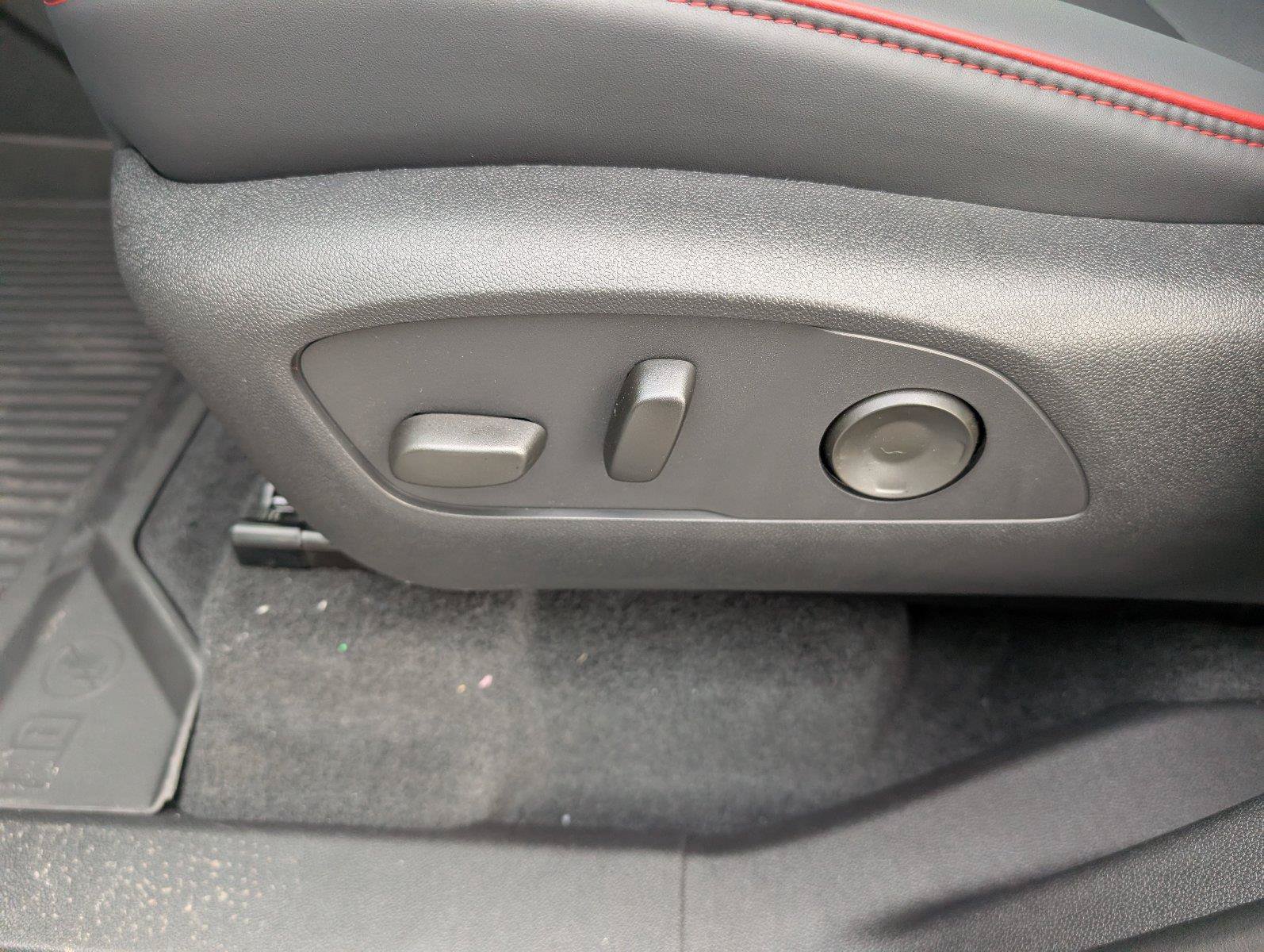 New 2027 Chevrolet Traverse RS w/ LPO, Floor Liner Package FWD image 13