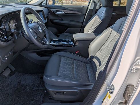 Used 2023 Buick Envision Avenir image 16
