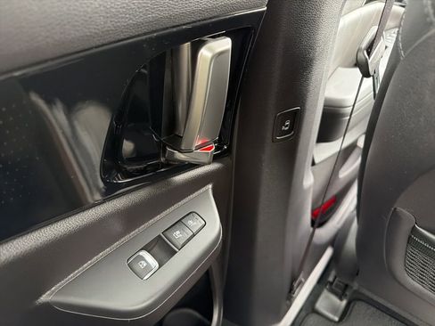 Used 2025 Kia Carnival SX Prestige FWD image 26