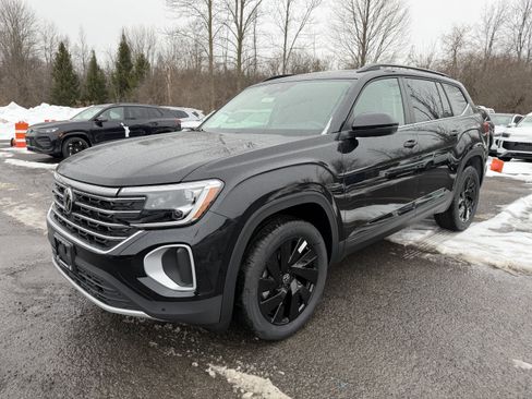 New 2026 Volkswagen Atlas SE image 4