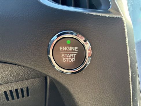 Used 2024 Ford Edge Titanium image 29