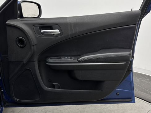 Used 2022 Dodge Charger SXT w/ Leather Interior Group RWD image 33