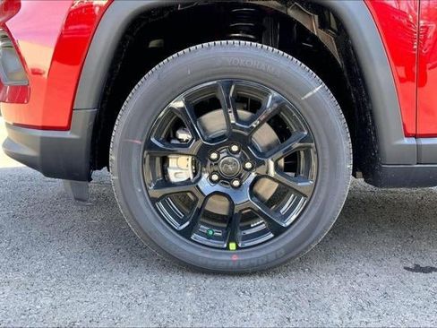 New 2026 Jeep Compass Latitude image 39