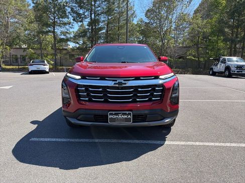 Used 2026 Chevrolet Equinox LT w/ Convenience Package II FWD image 3