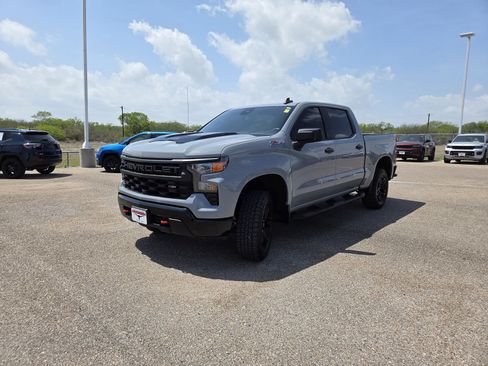 Used 2024 Chevrolet Silverado 1500 Custom Trail Boss AWD/4WD image 3
