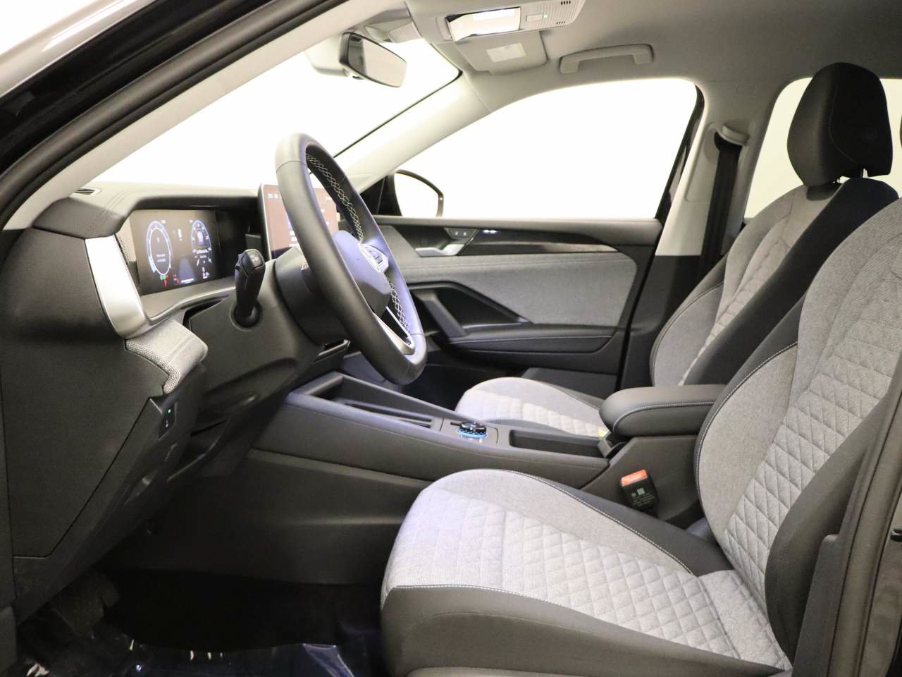 Used 2026 Volkswagen Tiguan S FWD image 16