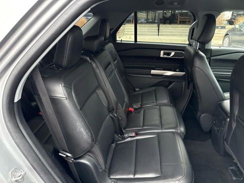 Used 2023 Ford Explorer XLT w/ Equipment Group 202A image 25