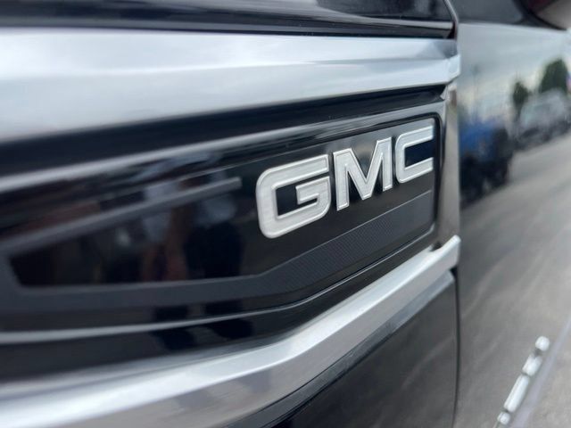 Used 2024 GMC Yukon Denali AWD/4WD image 9