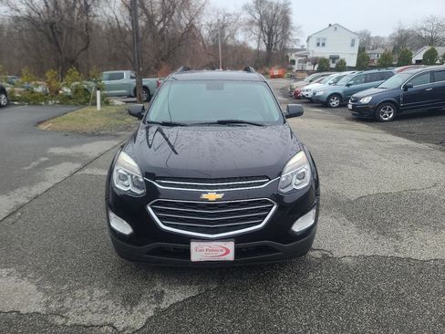 Used 2017 Chevrolet Equinox LT image 2