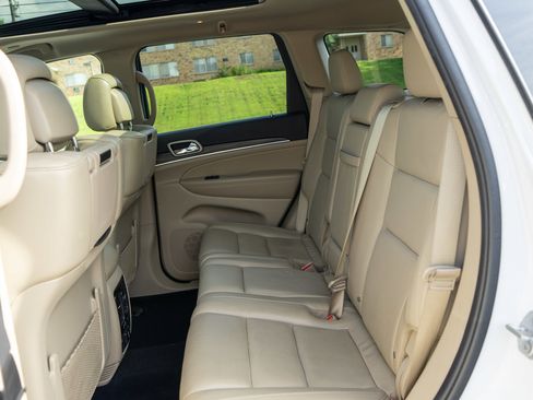 Used 2021 Jeep Grand Cherokee Limited w/ Luxury Group II AWD/4WD image 30