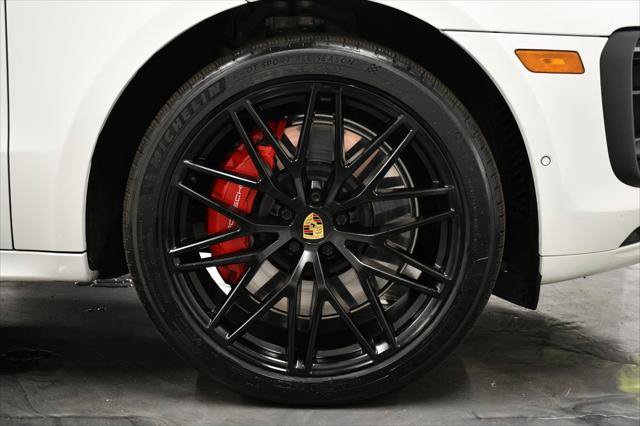 Used 2022 Porsche Macan GTS AWD/4WD image 17