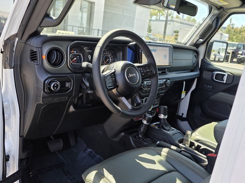 New 2026 Jeep Gladiator Mojave AWD/4WD image 8