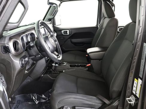 Used 2019 Jeep Wrangler Unlimited Sport S AWD/4WD image 25