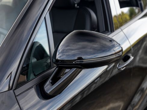 Certified 2025 Porsche Macan image 17