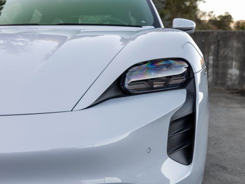 Certified 2024 Porsche Taycan GTS image 16