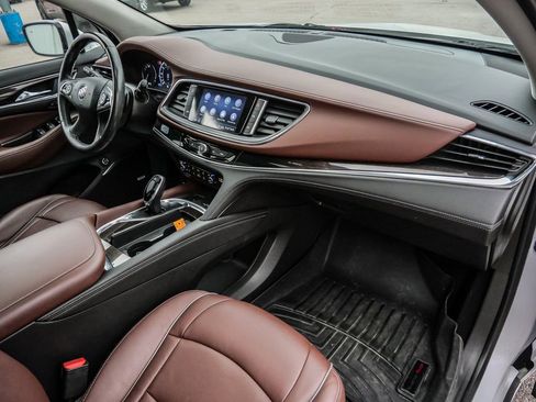 Used 2021 Buick Enclave Avenir w/ Avenir Technology Package FWD image 17