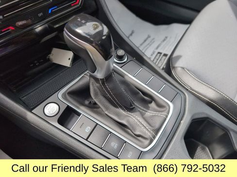 Used 2025 Volkswagen Jetta SE FWD image 24