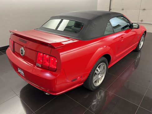 Used 2005 Ford Mustang GT Premium image 6