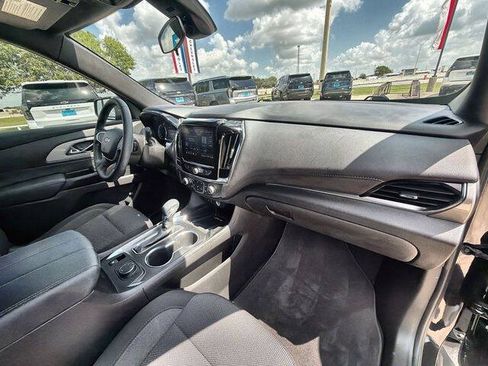 Used 2023 Chevrolet Traverse LT w/ LPO, Cargo Package AWD/4WD image 28
