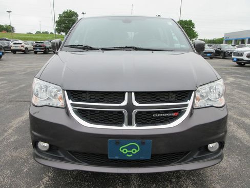 Used 2020 Dodge Grand Caravan SXT FWD image 8