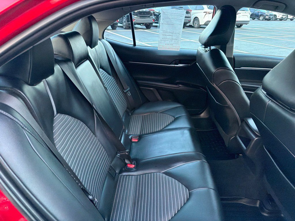Used 2020 Toyota Camry SE FWD image 15