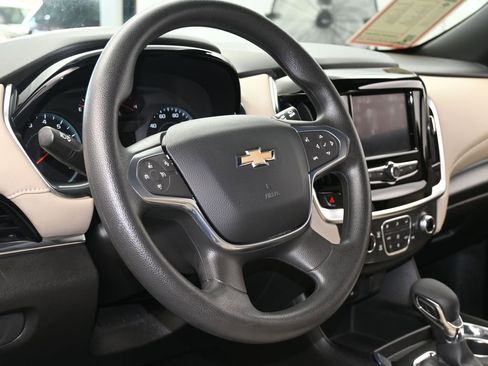 Used 2023 Chevrolet Traverse LS image 13