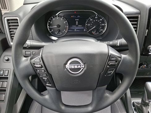 Used 2023 Nissan Frontier SV w/ Tow Package image 18