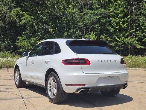 Used 2018 Porsche Macan w/ Premium Package Plus AWD/4WD image 3