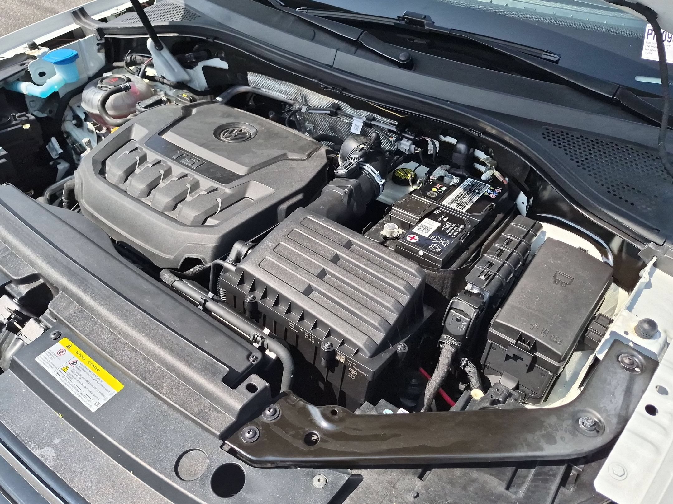 Used 2023 Volkswagen Tiguan SE R-Line FWD image 39