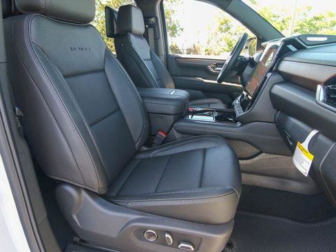 New 2026 GMC Yukon XL Denali w/ Denali Reserve Package AWD/4WD image 24