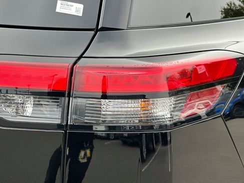 Certified 2025 Nissan Pathfinder SV image 50