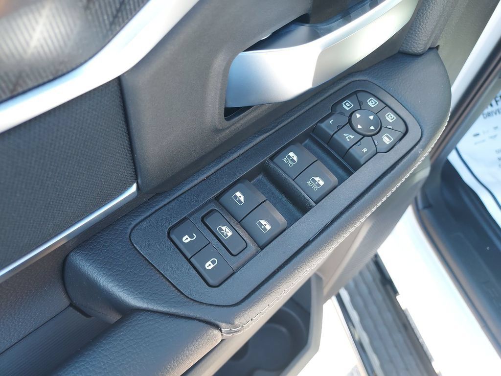 New 2026 RAM 3500 Big Horn AWD/4WD image 19