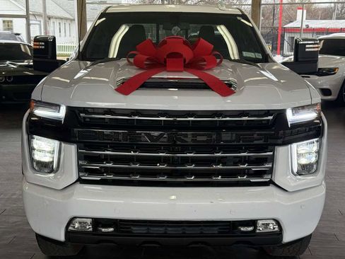 Used 2022 Chevrolet Silverado 2500 High Country AWD/4WD image 3