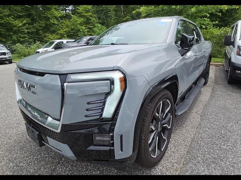 Used 2024 GMC Sierra EV Denali AWD/4WD image 3