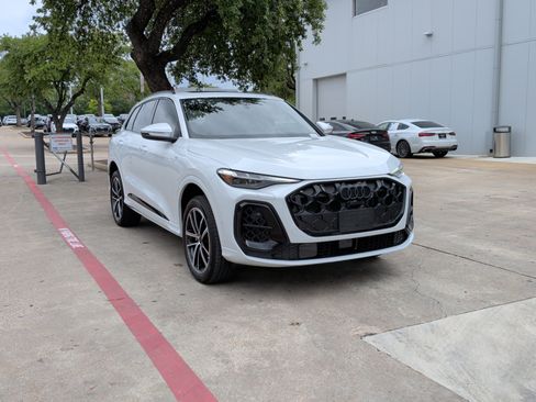 Certified 2026 Audi Q5 Premium Plus AWD/4WD image 2