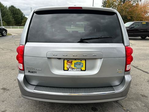 Used 2019 Dodge Grand Caravan GT FWD image 3