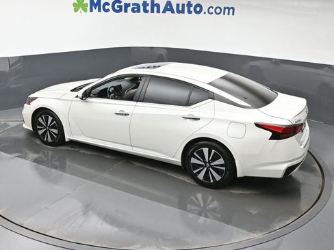 Used 2022 Nissan Altima 2.5 SV w/ SV Premium Package image 22