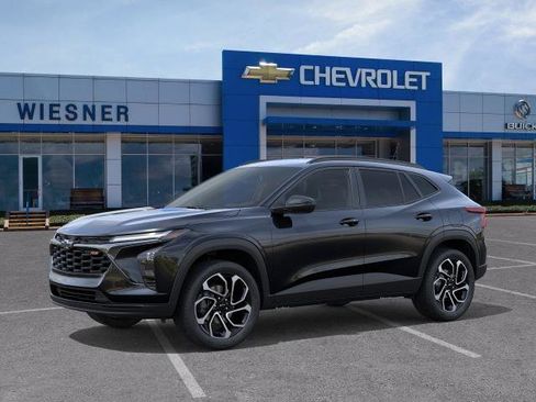 Used 2026 Chevrolet Trax RS w/ Driver Confidence Package FWD image 2