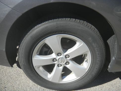 Used 2015 Toyota Sienna LE image 21