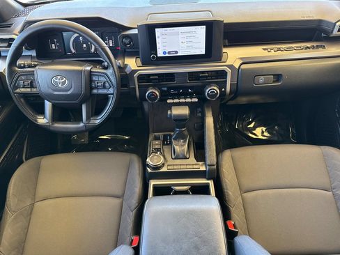 Used 2025 Toyota Tacoma SR5 AWD/4WD image 16