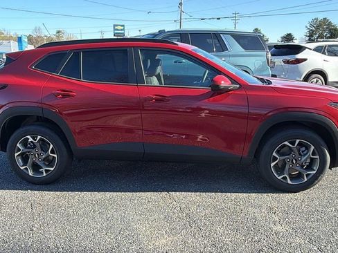 New 2026 Chevrolet Trax LT image 4