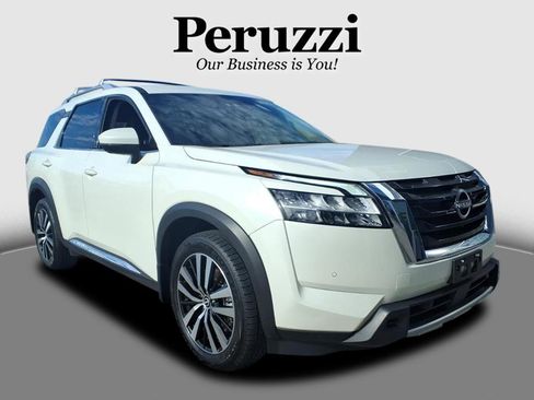 Certified 2023 Nissan Pathfinder Platinum image 1